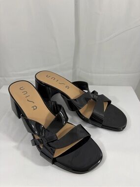 NWT UNISA Women’s Size 7.5 Black Cross-Strap Block Heel Mules